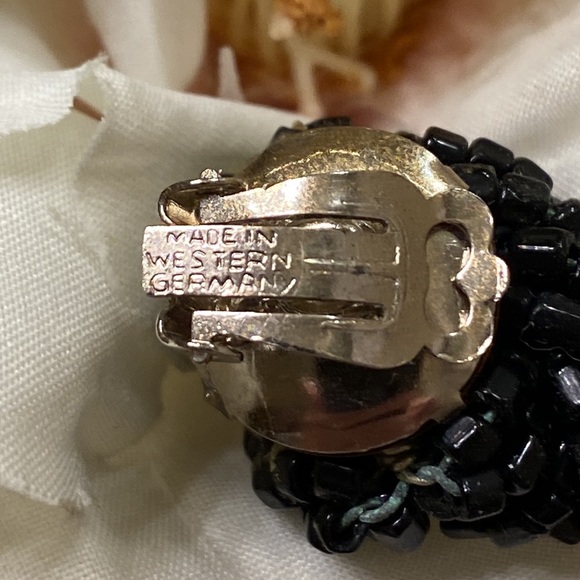 Vintage Made in Western Germany black w/glints of rust bead clip earrings 3/4” - Picture 5 of 8